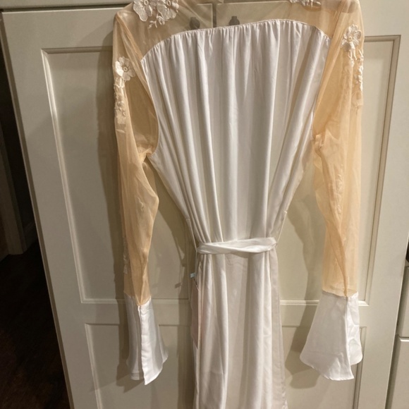 NWT Beautiful Bridal robe by Robed With Love - Hildy Rose size 1X white - Picture 8 of 16